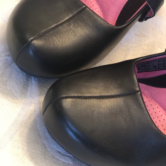 Mint condition Tsubo heels. 8.5. - Picture 4 of 8